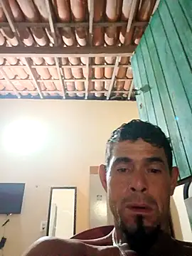 39januario online show from February 4, 2026, 11:00 pm