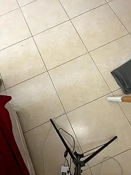 mikekmi21 online show from November 13, 2025, 10:08 am