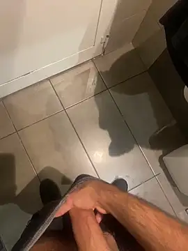 mikekmi21 online show from February 20, 2025, 12:36 pm