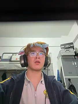 Snapshot of Anson0722 chatting on October 27, 2025, 3:24 pm Anson0722 online show from October 27, 2025, 3:24 pm