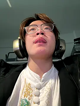 Snapshot of Anson0722 chatting on November 21, 2025, 7:51 am Anson0722 online show from November 21, 2025, 7:51 am