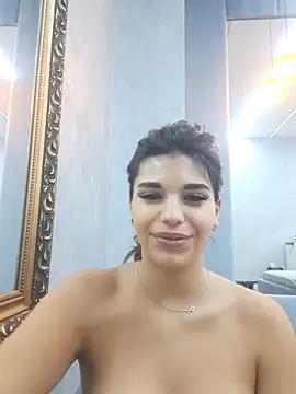 Bella Posh online show from October 26, 2025, 5:41 am