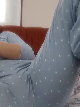 Snapshot of BUSE8821 chatting on November 24, 2025, 8:25 am BUSE8821 online show from November 24, 2025, 8:25 am