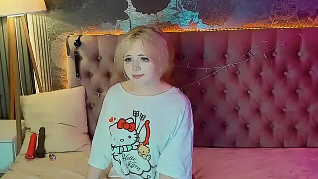 EmilyAngells online show from June 10, 2026, 6:58 am