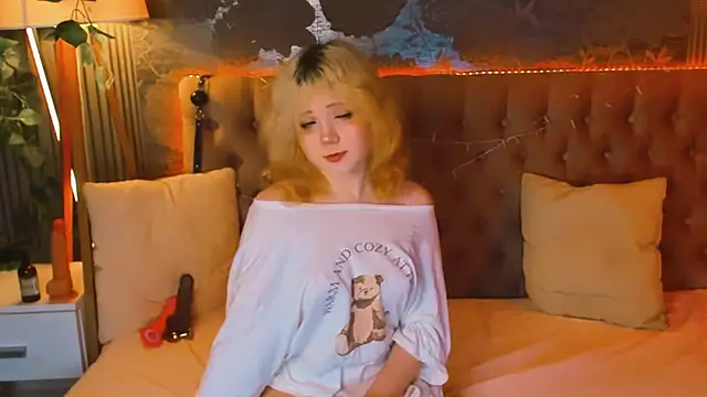 EmilyAngells online show from May 20, 2026, 6:32 am