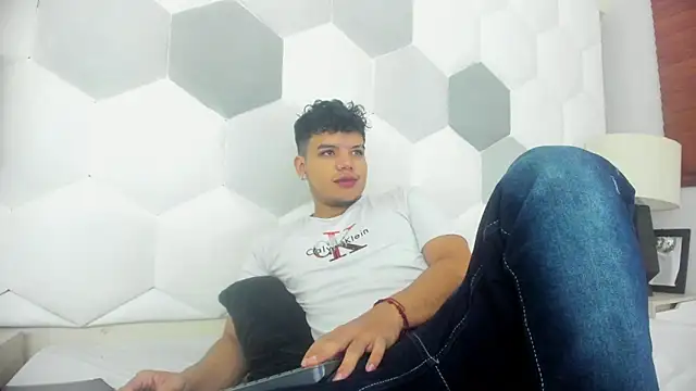 Axel Forte online show from April 21, 2026, 2:01 pm