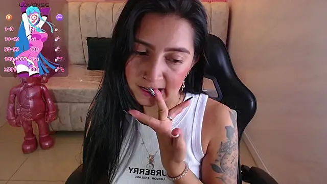 Snapshot of madhison_klain_s chatting on November 6, 2025, 8:24 pm madhison klain s online show from November 6, 2025, 8:24 pm