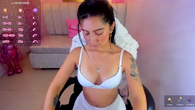 Snapshot of madhison_klain_s chatting on November 30, 2025, 1:23 pm madhison klain s online show from November 30, 2025, 1:23 pm