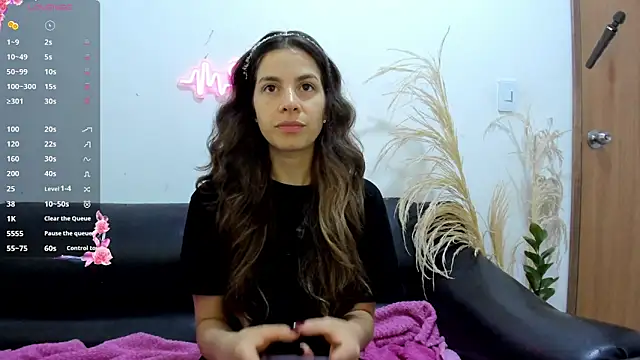 jessyegoldenn online show from May 19, 2026, 12:56 pm