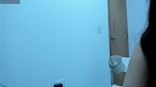 Snapshot of jessyegoldenn chatting on November 19, 2025, 8:31 pm jessyegoldenn online show from November 19, 2025, 8:31 pm