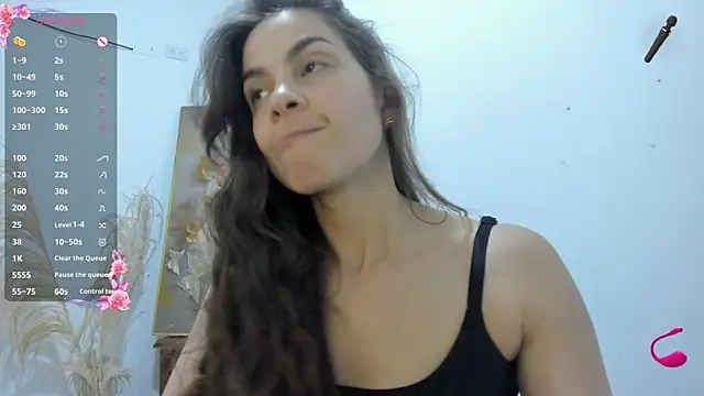 Snapshot of jessyegoldenn chatting on October 27, 2025, 10:44 pm jessyegoldenn online show from October 27, 2025, 10:44 pm