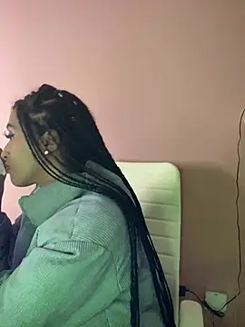 Snapshot of MichelleDiaz_Pink chatting on March 11, 2025, 4:30 am MichelleDiaz Pink online show from March 11, 2025, 4:30 am