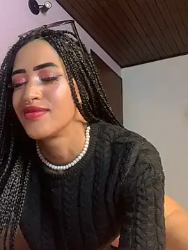 Snapshot of MichelleDiaz_Pink chatting on March 3, 2025, 5:26 am MichelleDiaz Pink online show from March 3, 2025, 5:26 am