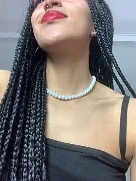 Snapshot of MichelleDiaz_Pink chatting on March 6, 2025, 3:35 am MichelleDiaz Pink online show from March 6, 2025, 3:35 am