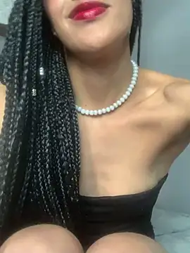 Snapshot of MichelleDiaz_Pink chatting on February 28, 2025, 10:39 pm MichelleDiaz Pink online show from February 28, 2025, 10:39 pm