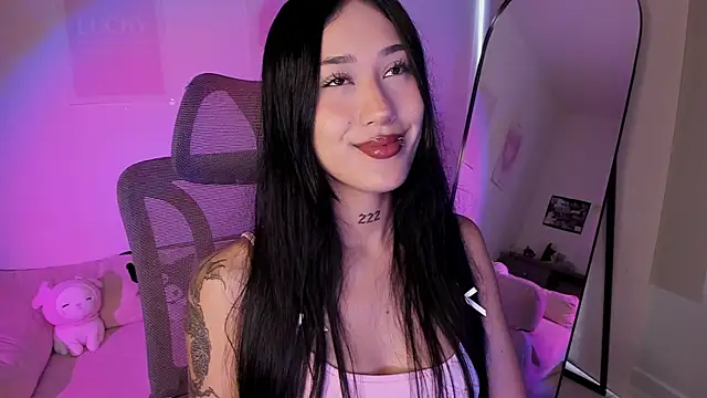 Snapshot of MiaWilsson_ chatting on June 16, 2026, 3:23 pm MiaWilsson online show from June 16, 2026, 3:23 pm