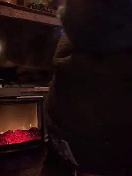 Snapshot of Polaroid_White chatting on March 7, 2025, 8:45 am Polaroid White online show from March 7, 2025, 8:45 am