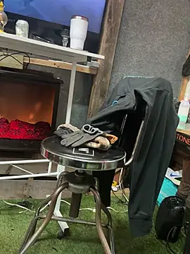 Snapshot of Polaroid_White chatting on March 3, 2025, 11:00 am Polaroid White online show from March 3, 2025, 11:00 am