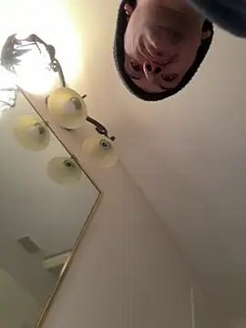 Snapshot of Polaroid_White chatting on March 11, 2025, 6:52 am Polaroid White online show from March 11, 2025, 6:52 am