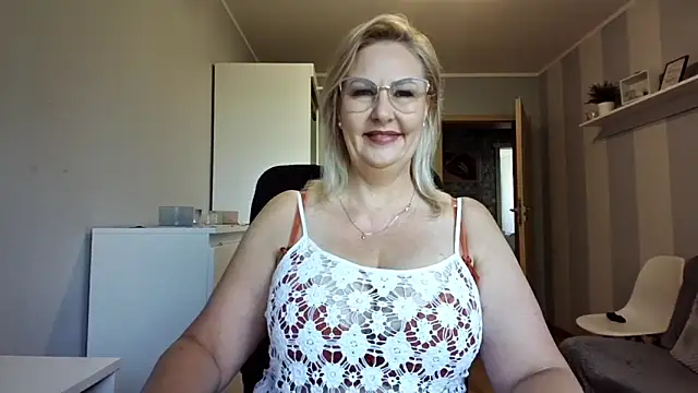 DianaLive online show from July 2, 2026, 6:08 am