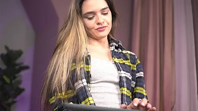 RobertaRosetti online show from February 8, 2026, 11:08 am