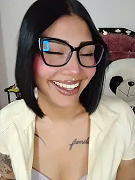 Snapshot of Kylie_brazt chatting on June 3, 2026, 4:02 am Kylie brazt online show from June 3, 2026, 4:02 am
