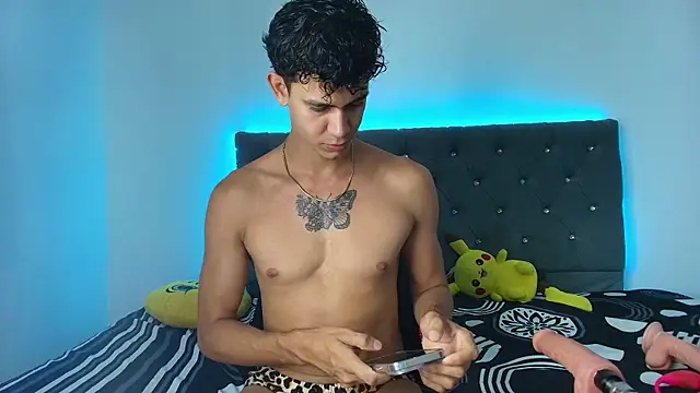 Snapshot of Maximiliano__Fire chatting on October 3, 2025, 7:15 pm Maximiliano Fire online show from October 3, 2025, 7:15 pm