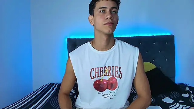 Snapshot of Maximiliano__Fire chatting on September 15, 2025, 7:03 pm Maximiliano Fire online show from September 15, 2025, 7:03 pm