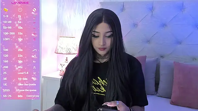 Snapshot of goth_tasha chatting on April 24, 2026, 8:33 pm goth tasha online show from April 24, 2026, 8:33 pm