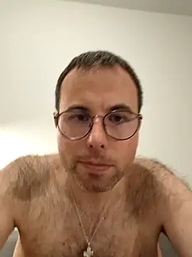 Snapshot of Simonudist chatting on December 14, 2025, 6:02 pm Simonudist online show from December 14, 2025, 6:02 pm