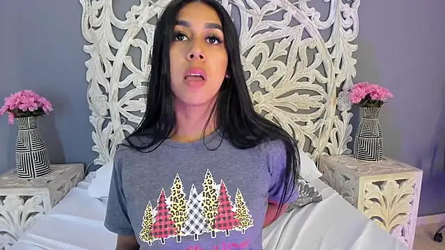 AnnieGibbyns online show from April 28, 2026, 2:27 am