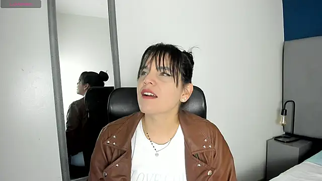 laura hotties online show from January 8, 2026, 12:55 pm