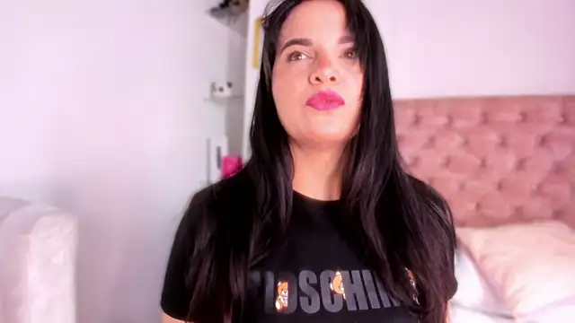laura hotties online show from May 23, 2026, 1:32 pm