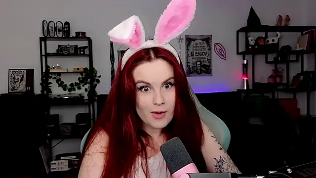 Della Ideal online show from April 5, 2026, 6:03 pm