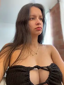 Snapshot of Soy_Sara7 chatting on July 10, 2026, 6:19 pm Soy Sara7 online show from July 10, 2026, 6:19 pm