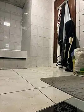 rogerdik76 online show from February 16, 2026, 6:12 am