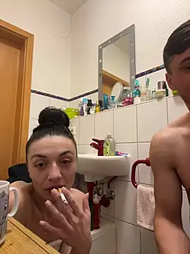 Snapshot of Marius-Ioana28 chatting on February 28, 2025, 10:39 pm Marius-Ioana28 online show from February 28, 2025, 10:39 pm