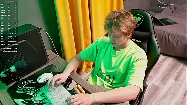 Snapshot of TaylerSigma chatting on February 25, 2025, 12:49 pm TaylerSigma online show from February 25, 2025, 12:49 pm