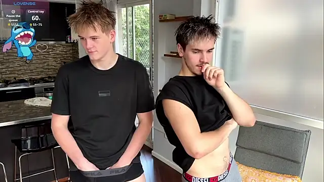 Snapshot of TaylerSigma chatting on November 9, 2025, 8:24 pm TaylerSigma online show from November 9, 2025, 8:24 pm