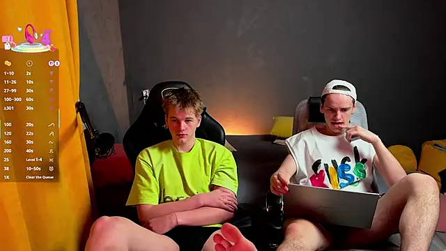 Snapshot of TaylerSigma chatting on March 21, 2025, 5:12 pm TaylerSigma online show from March 21, 2025, 5:12 pm