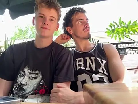 Snapshot of TaylerSigma chatting on October 23, 2025, 1:43 pm TaylerSigma online show from October 23, 2025, 1:43 pm