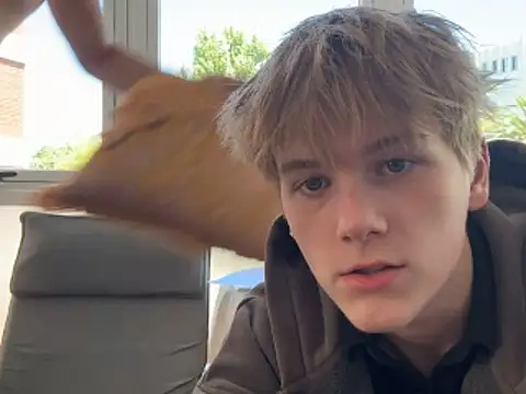 Snapshot of TaylerSigma chatting on October 20, 2025, 4:51 pm TaylerSigma online show from October 20, 2025, 4:51 pm