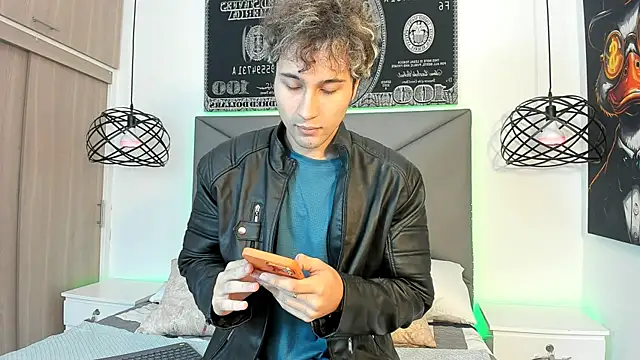 Snapshot of buddy_whitte chatting on October 31, 2025, 11:51 am buddy whitte online show from October 31, 2025, 11:51 am