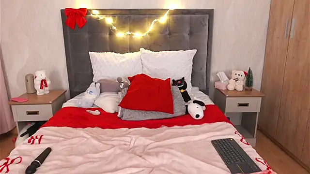 Snapshot of DaliaCruz chatting on December 1, 2025, 8:21 pm DaliaCruz online show from December 1, 2025, 8:21 pm