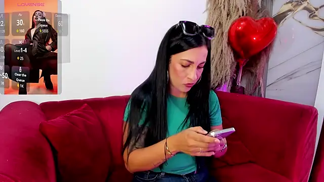 Bella williamss  online show from March 27, 2026, 7:59 pm