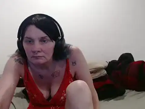 Snapshot of Hotmodel1984 chatting on June 25, 2026, 2:42 am Hotmodel1984 online show from June 25, 2026, 2:42 am
