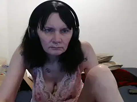 Snapshot of Hotmodel1984 chatting on August 6, 2026, 2:28 am Hotmodel1984 online show from August 6, 2026, 2:28 am