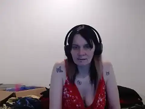 Snapshot of Hotmodel1984 chatting on May 21, 2026, 6:27 pm Hotmodel1984 online show from May 21, 2026, 6:27 pm