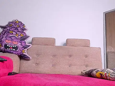 Snapshot of LOGAN_DRAKE chatting on November 9, 2025, 3:10 am LOGAN DRAKE online show from November 9, 2025, 3:10 am