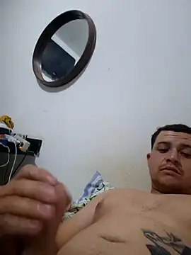 Snapshot of comcoroas chatting on December 19, 2025, 3:21 am comcoroas online show from December 19, 2025, 3:21 am